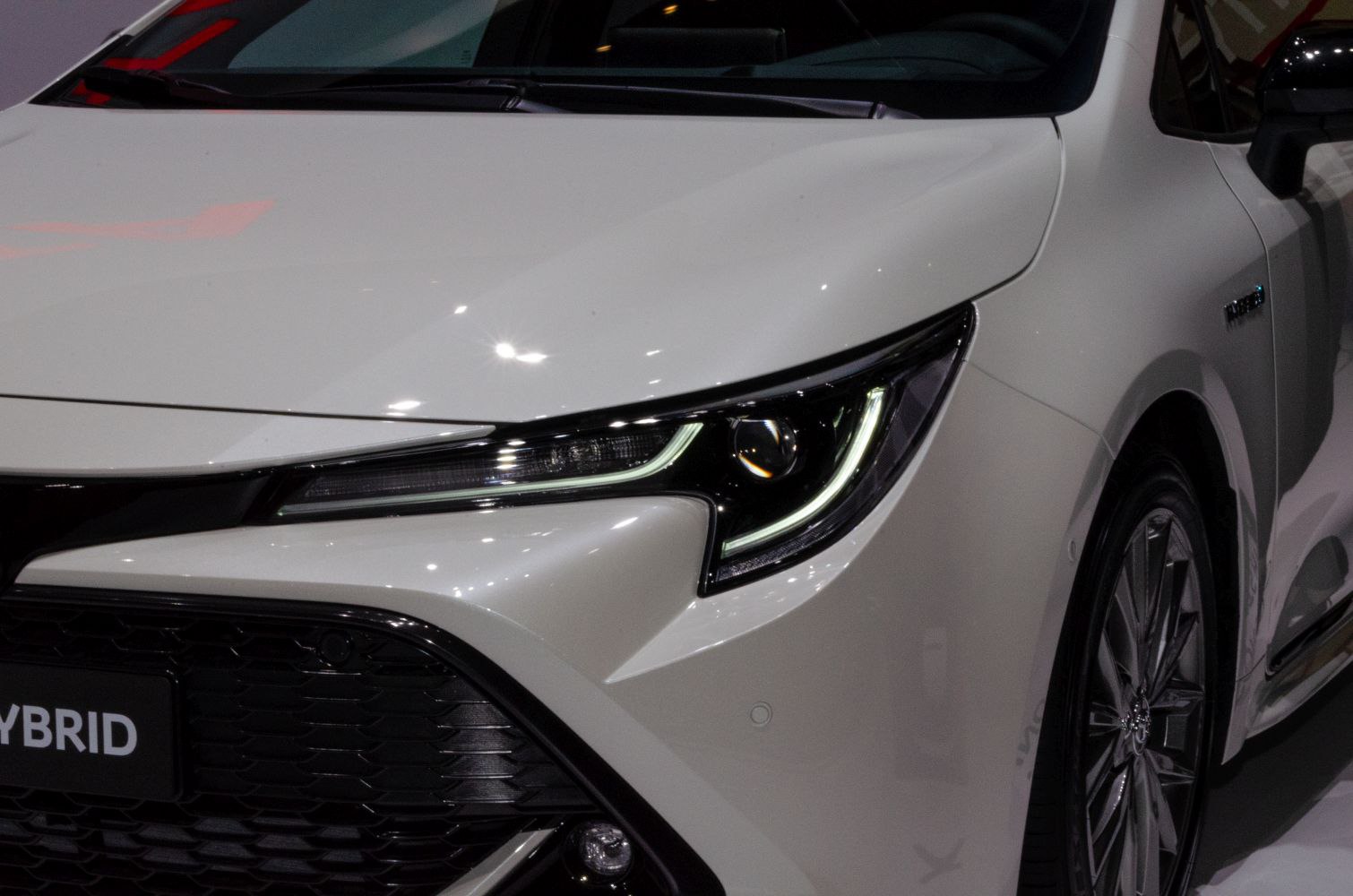 Autocollants Logo Toyota Corolla Touring Sports 2018-2023 - Lot De 2, Haute Qualité, Facile à Poser