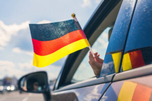 Cum să înregistrați o mașină din Germania